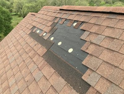 There are many signs that you need a roof repair.